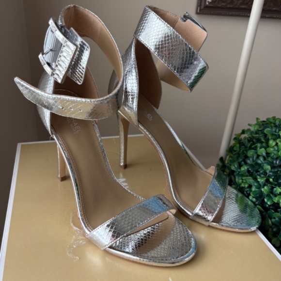 Michael Kors Giselle Sandal Metallic Leather - Picture 2 of 12